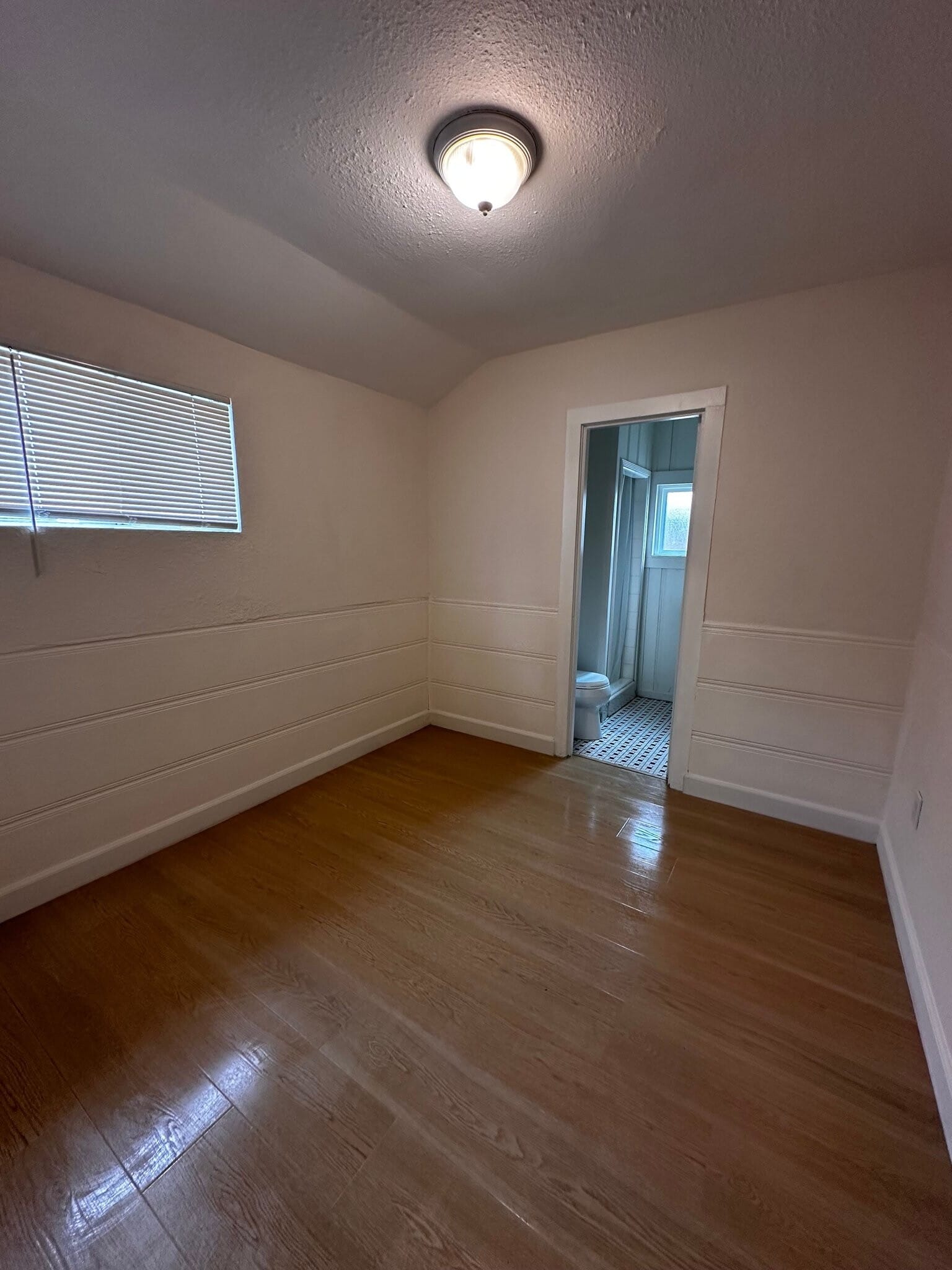 Building Photo - 722 S Magnolia Ave