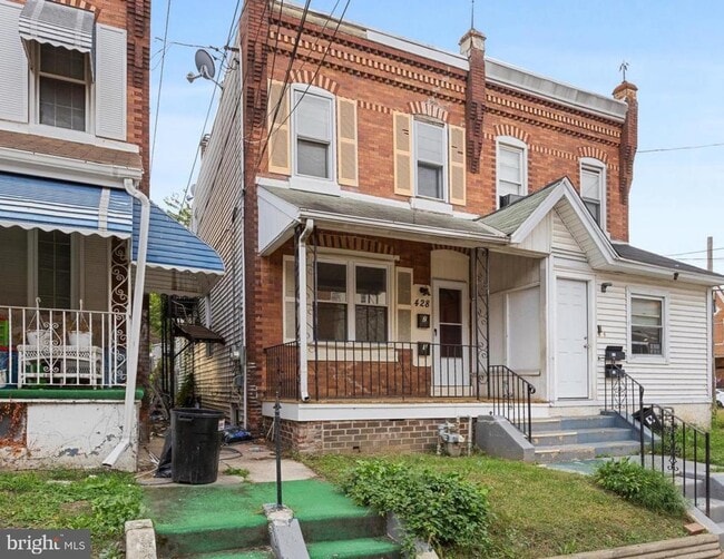 Building Photo - 428 Penn St