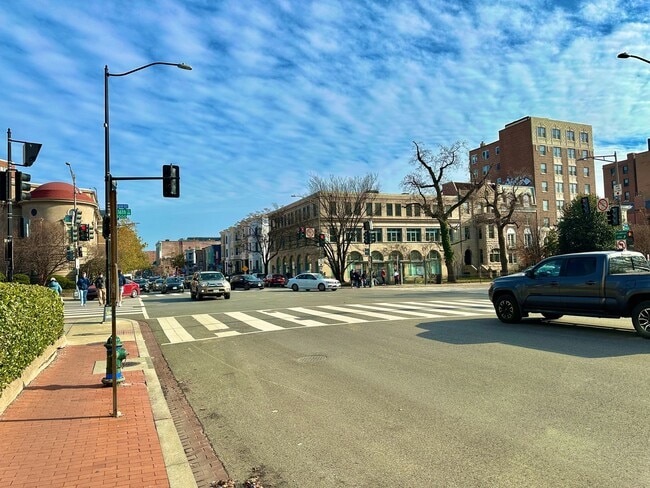 Building Photo - Beautiful Balfour Historic 1 Bedroom Condo 16th & U Street