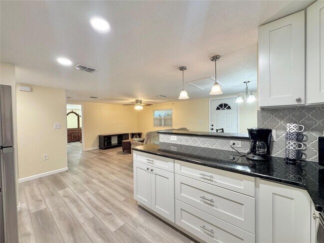 Building Photo - 126 Flamingo Dr