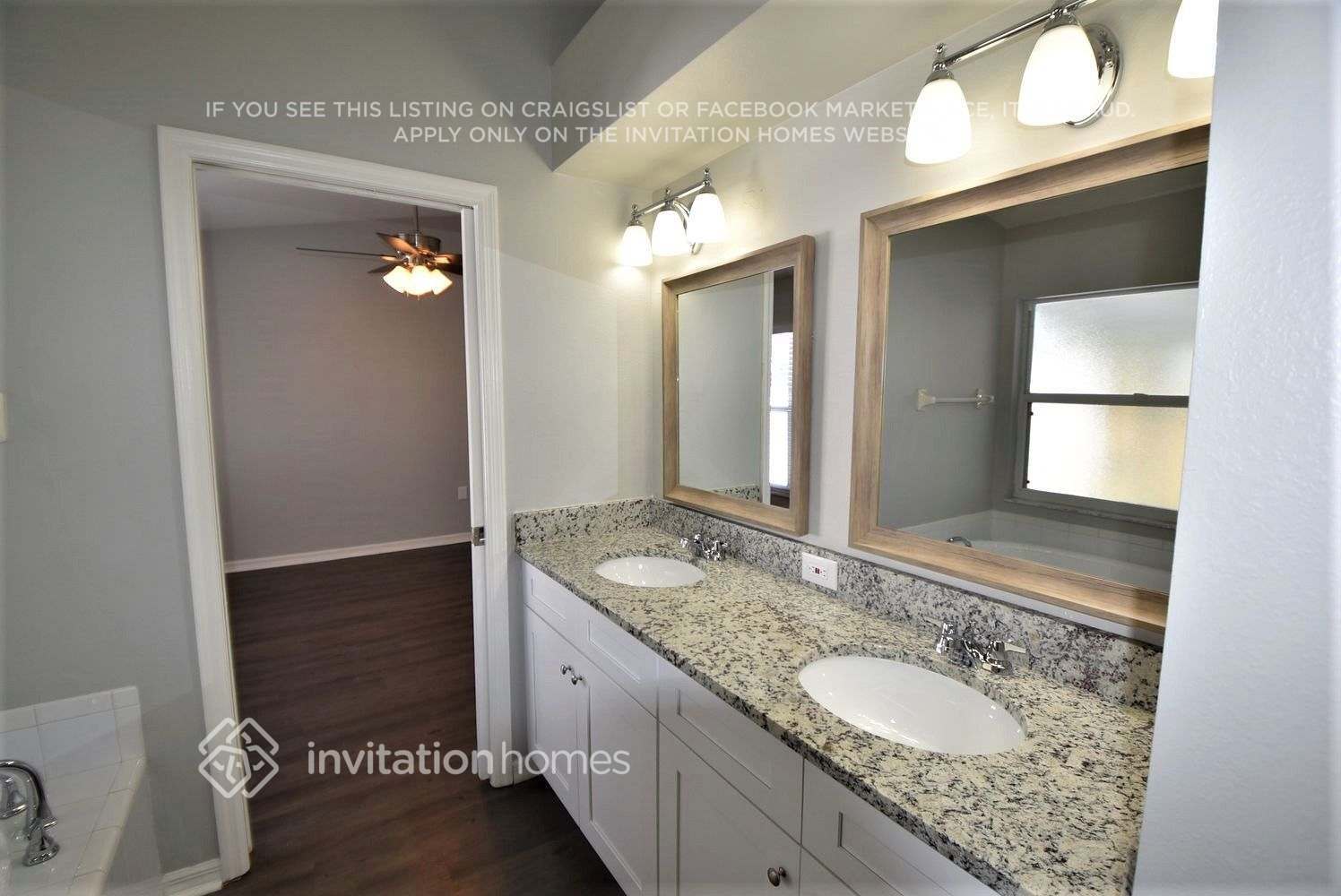 Building Photo - 10623 Foxcrest Way