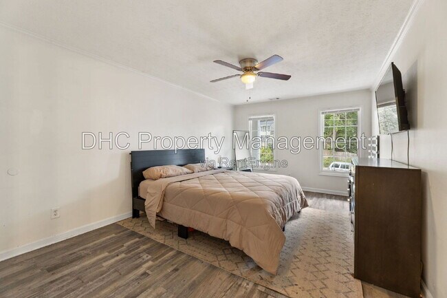 Building Photo - 652 Bantry Ln