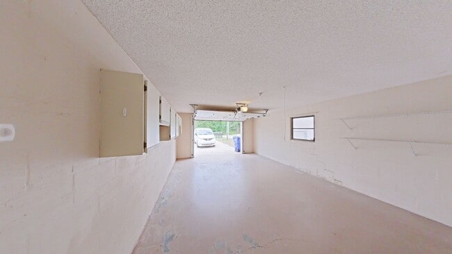 Building Photo - Charming 2 Bed, 2 Bath Rental with Garage ...