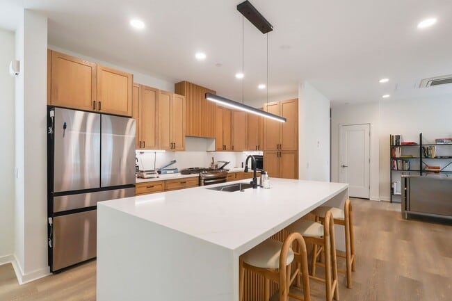 Building Photo - Detached Townhome - Private Roof Deck - With 360 Panoramic Views