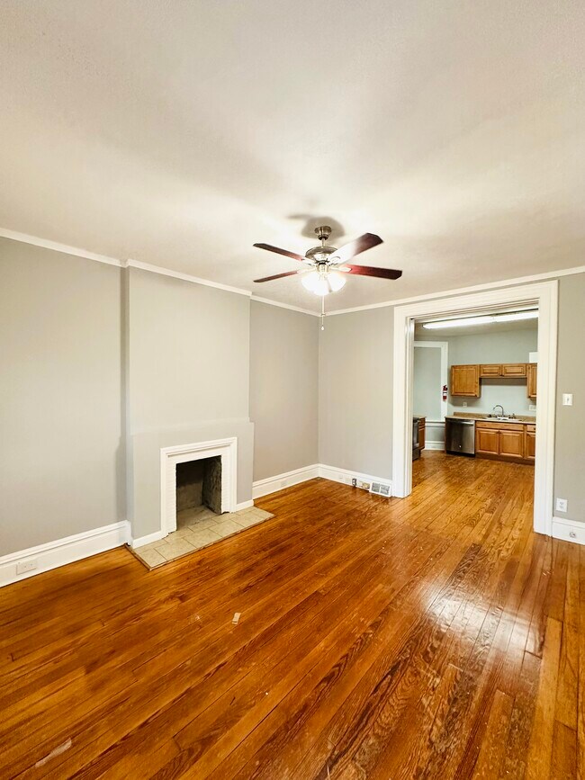 Building Photo - 3203 Arsenal St