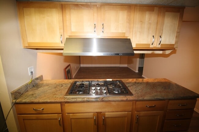 Building Photo - 7932 E Rosewood St