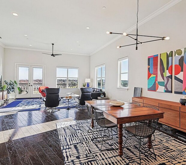 Building Photo - 6601 Mediterranean Dr