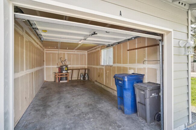 Building Photo - 13411 Meadow Rd