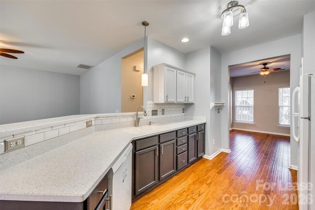 Building Photo - 618 Bayou Cir