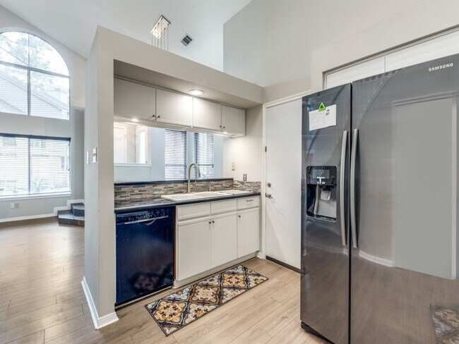 Building Photo - 39 N Lakeridge Cir