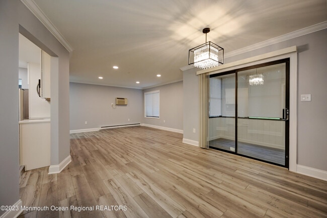 Building Photo - 58 Amberly Dr