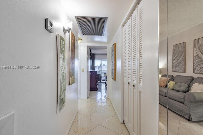 Building Photo - 3049 Wolverton C
