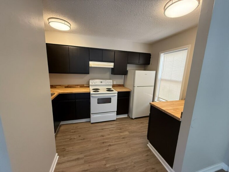 Building Photo - 324 Block St