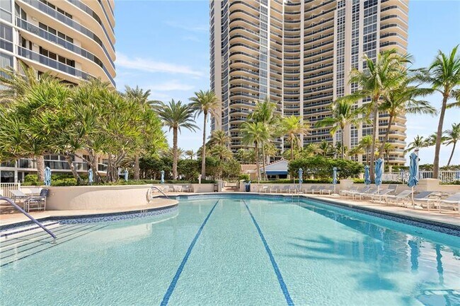 Building Photo - 3200 N Ocean Blvd