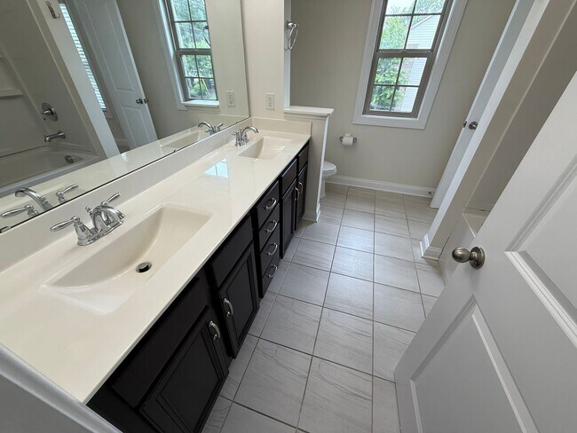 Building Photo - Ballantyne Home in great Location With Sun...