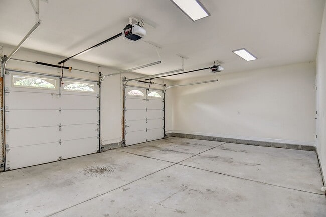 Building Photo - CHICKS BEACH CONDO FOR RENT - VIRGINIA BEACH!
