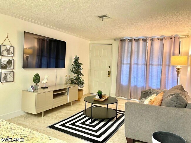 Building Photo - 5385 Treetops Dr