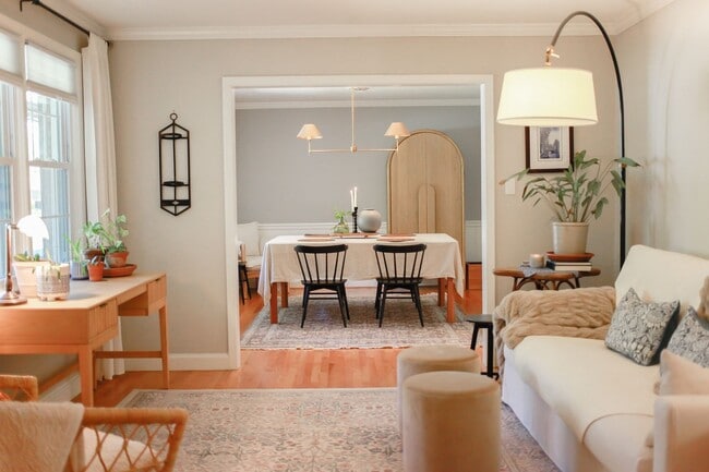 Building Photo - Charming 2BR in Historic Home – Bright, Sp...