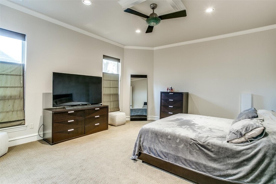 Building Photo - 1805 Castle Ct
