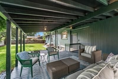 Building Photo - 1548 E Kings Row Dr