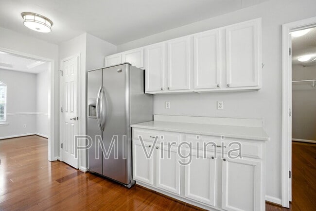 Building Photo - 312 Hickory Hinge Way