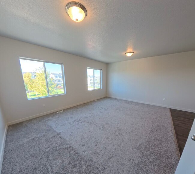 Building Photo - Lexington Townhome - Orem