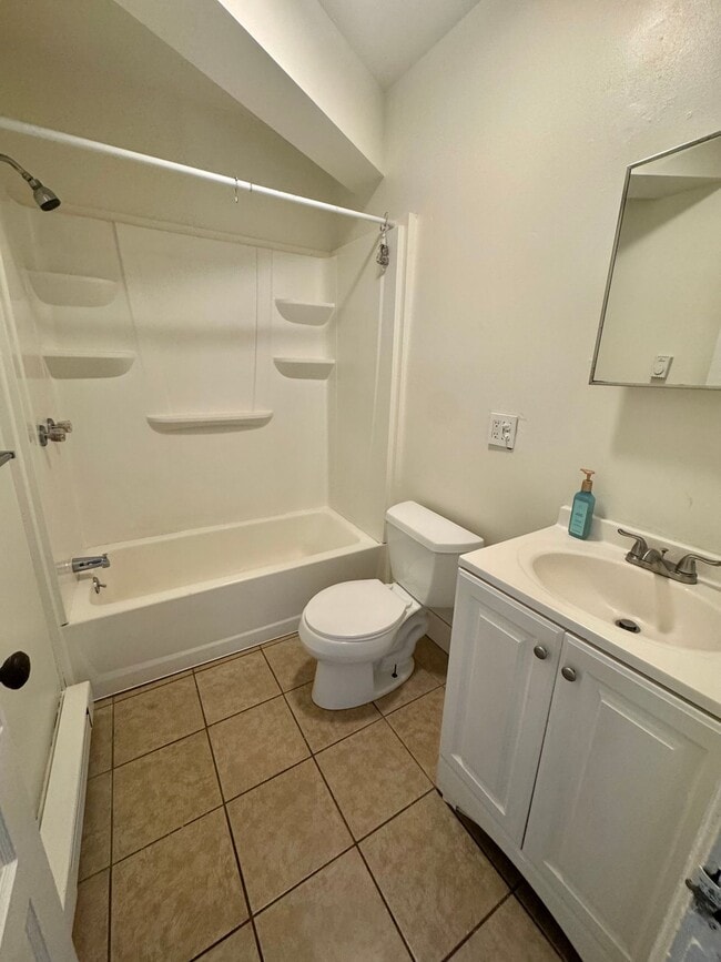 Building Photo - Stunning Renovated 6-Bedroom Home Near Dow...