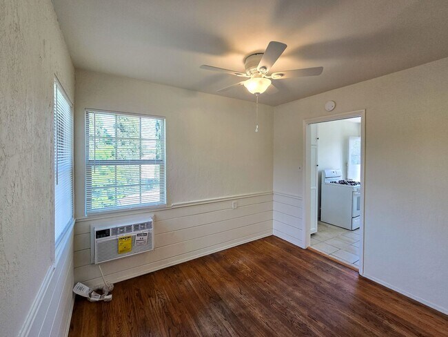 Building Photo - 310 N Florence St