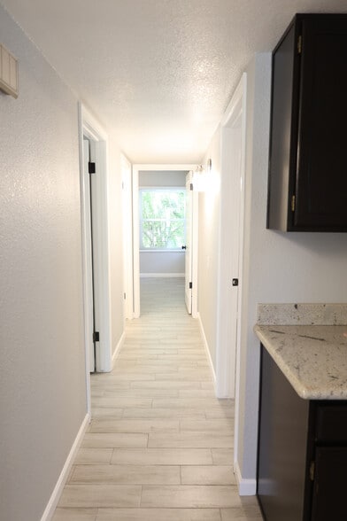 Building Photo - 14101 N 78th Dr