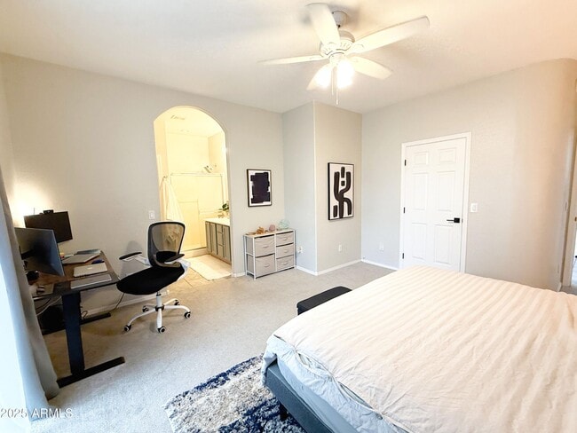 Building Photo - 2027 E University Dr