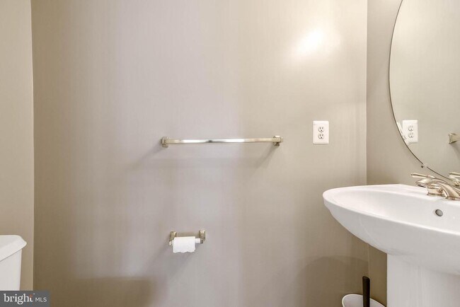 Building Photo - 8105 Quinn Terrace