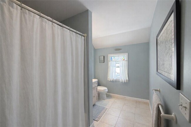 Building Photo - 400 3rd Beach Rd