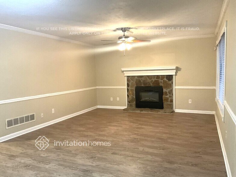 Building Photo - 155 Barrington Dr E