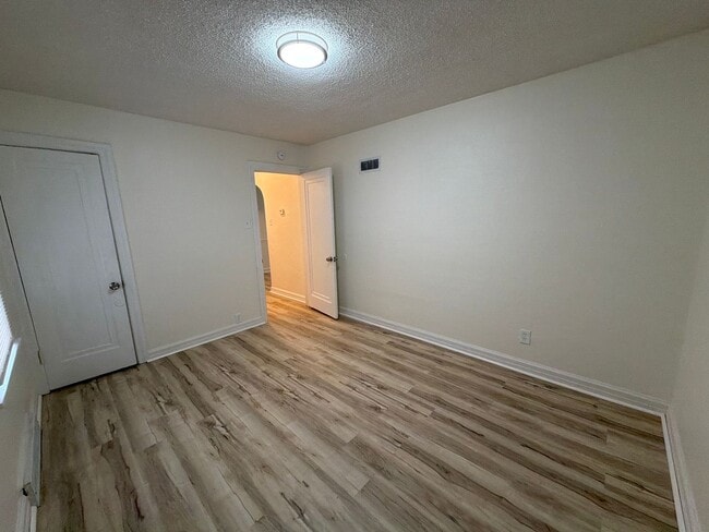 Building Photo - 3004 Capehart Dr