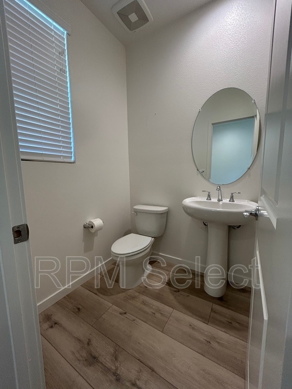 Building Photo - 1356 Jamboree Dr
