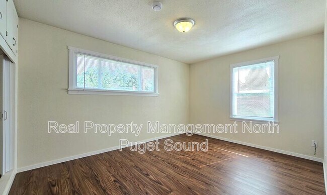 Building Photo - 1083 Alder Ave