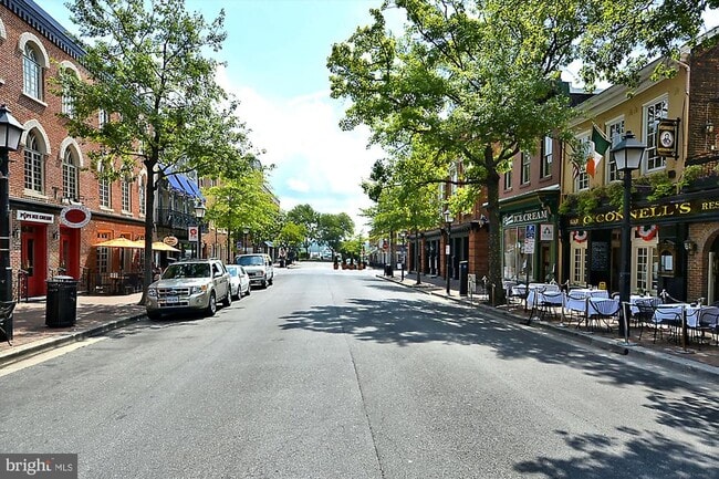 Building Photo - 101 N West St