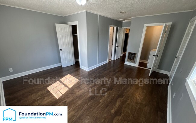 Building Photo - 4347 Melwood St