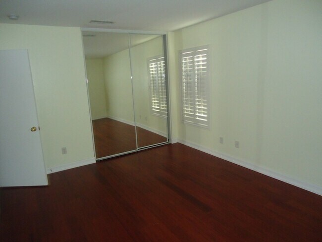 Building Photo - Huge 4 bedroom Masterpiece in the Terra Vista Community For Rent