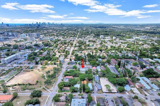 Building Photo - 2415 Pierce St