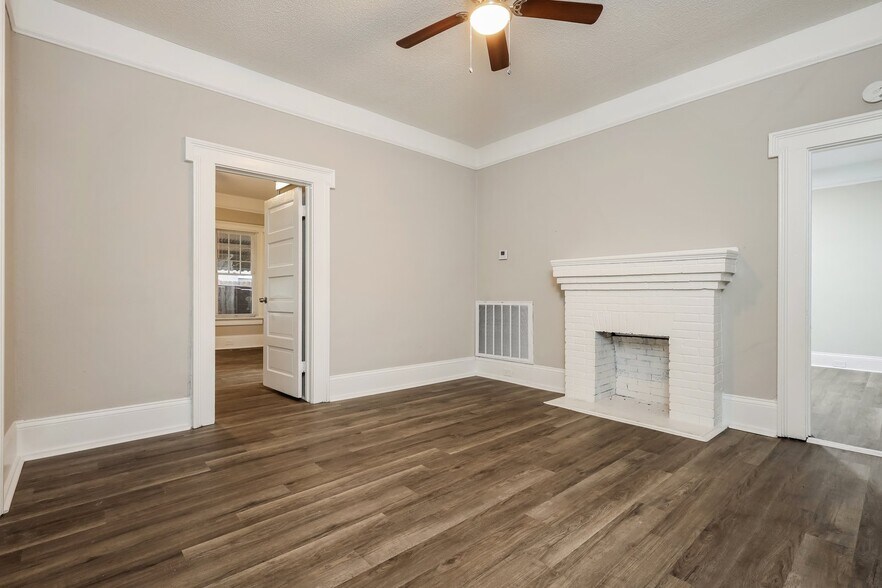 Building Photo - 2008 9th Ave