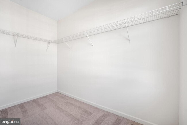 Building Photo - 22926 Spicebush Dr