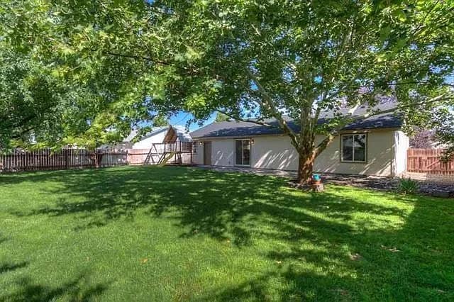 Building Photo - 305 W Waterbury Dr