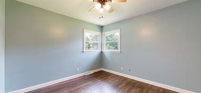 Building Photo - 103 Cherry St