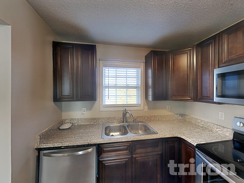 Building Photo - 404 Remington Ct