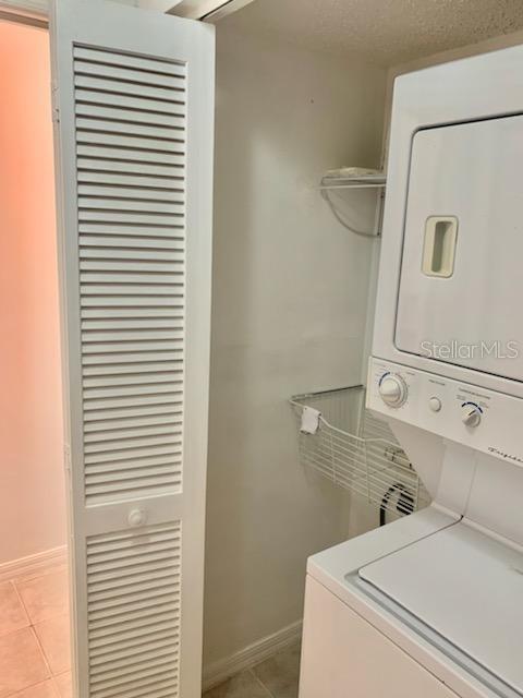 Building Photo - 37 Village Dr