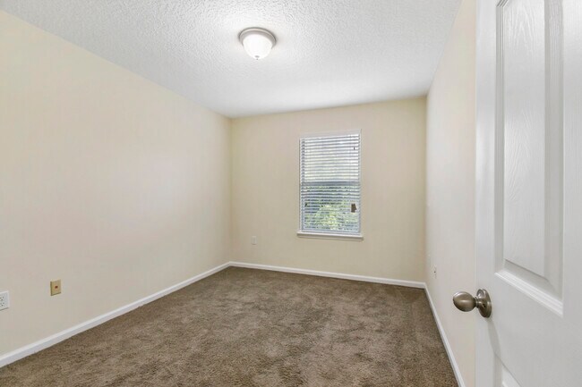 Building Photo - 266 Moultrie Village Ln