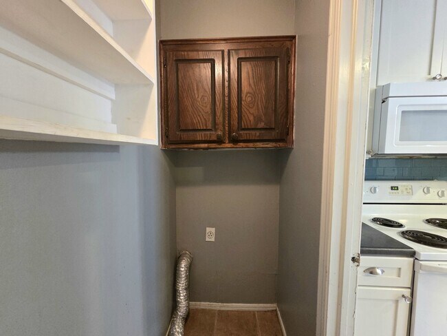Building Photo - 507 Peppertree Ln