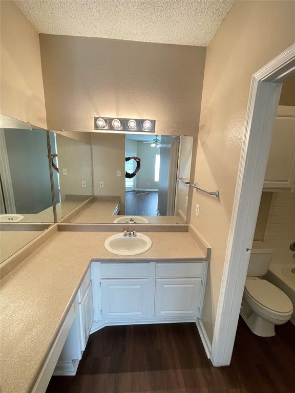 Building Photo - 12166 Metric Blvd