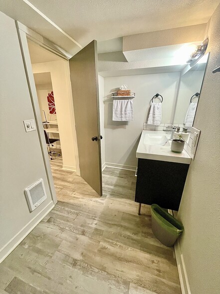 Bathroom - 5306 NE 15th Ave